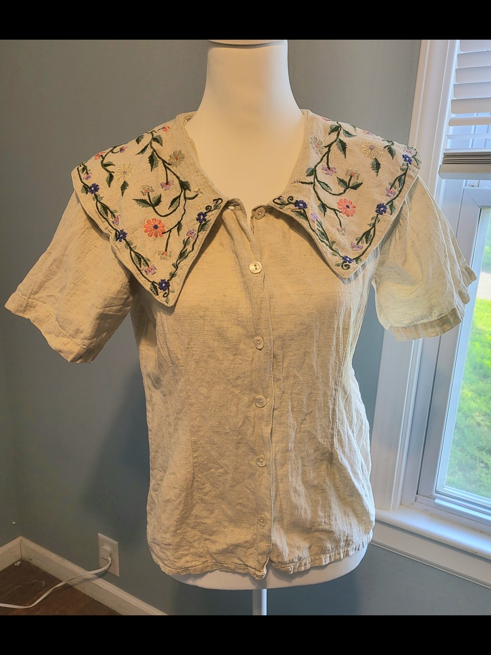 Embroidered Cotton Linen-Blend Cream Button-Up Top with Statement Collar